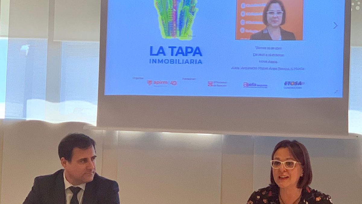 Isabel Franco muestra su apoyo al sector en la Tapa Inmobiliaria